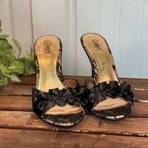 Elegant Carlos Santana Ruffle/Lacey Heels